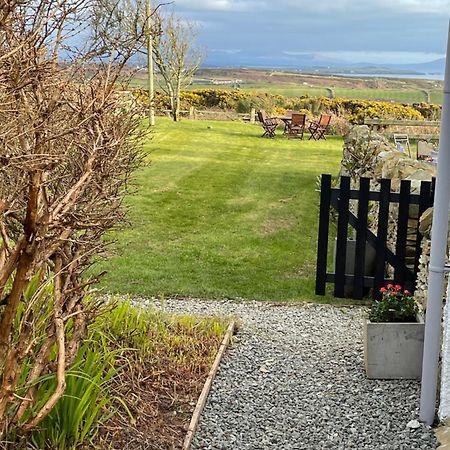 ホーリーヘッド The Little Garden Hideaway With Stunning Sea Views And Garden Bed & Breakfast エクステリア 写真