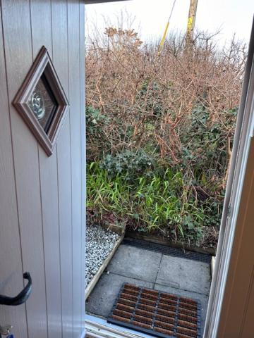 ホーリーヘッド The Little Garden Hideaway With Stunning Sea Views And Garden Bed & Breakfast エクステリア 写真